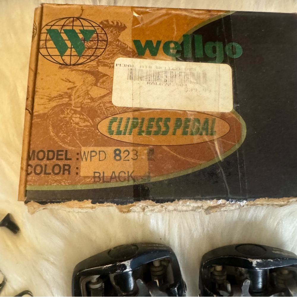 Wellgo Wpd-823 Dual Sided Clipless Pedals, Aluminum, 9/16", Black View 2